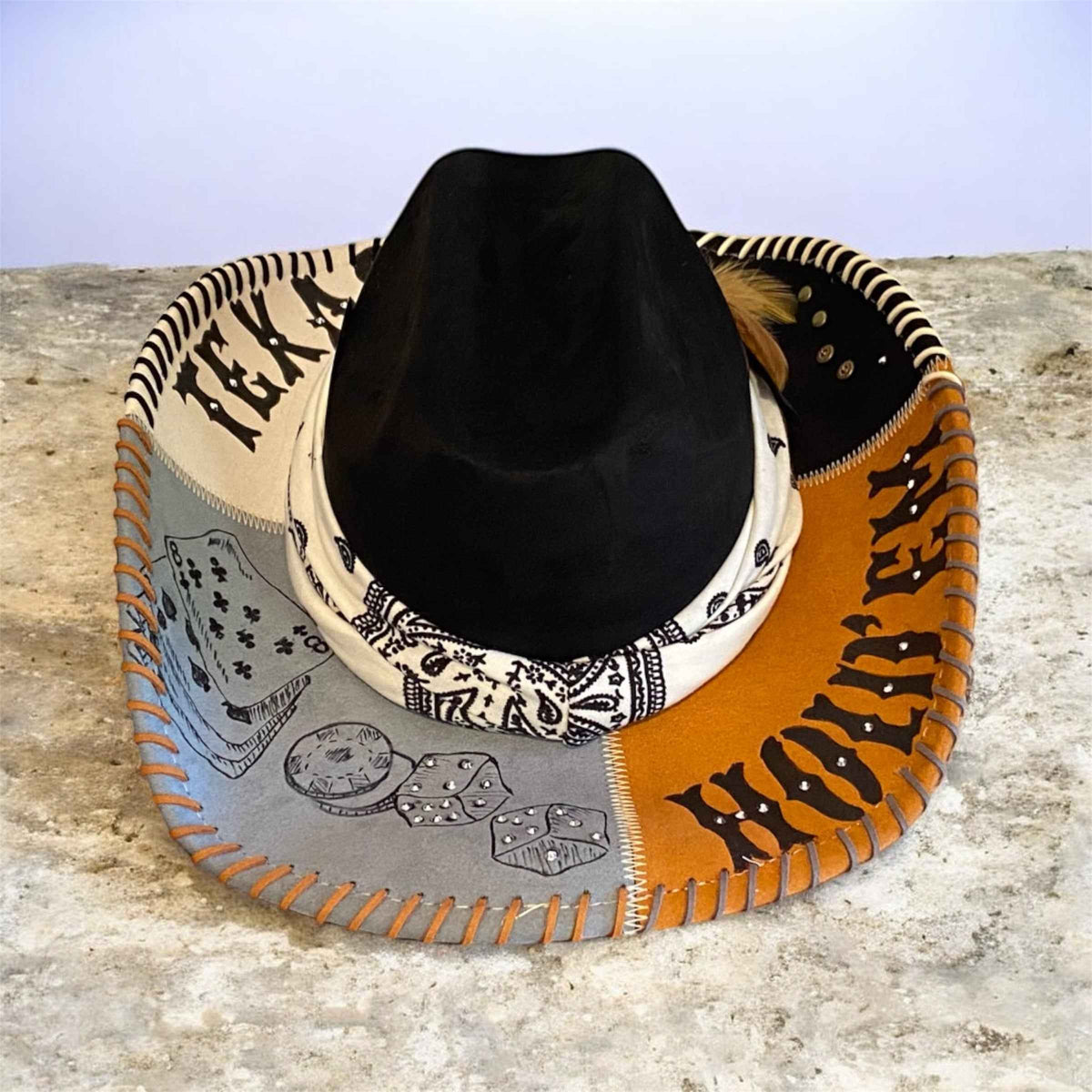 Elevate Your Poker Night with the Deluxe Cowboy Hat for Texas Hold 'em