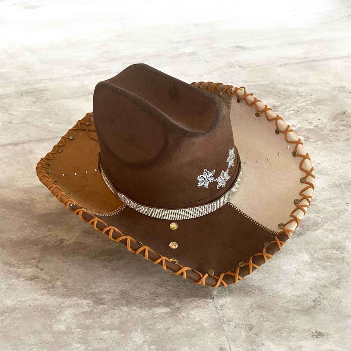 Deluxe Custom Cowboy Hat: Stand Out with Style and Elegance