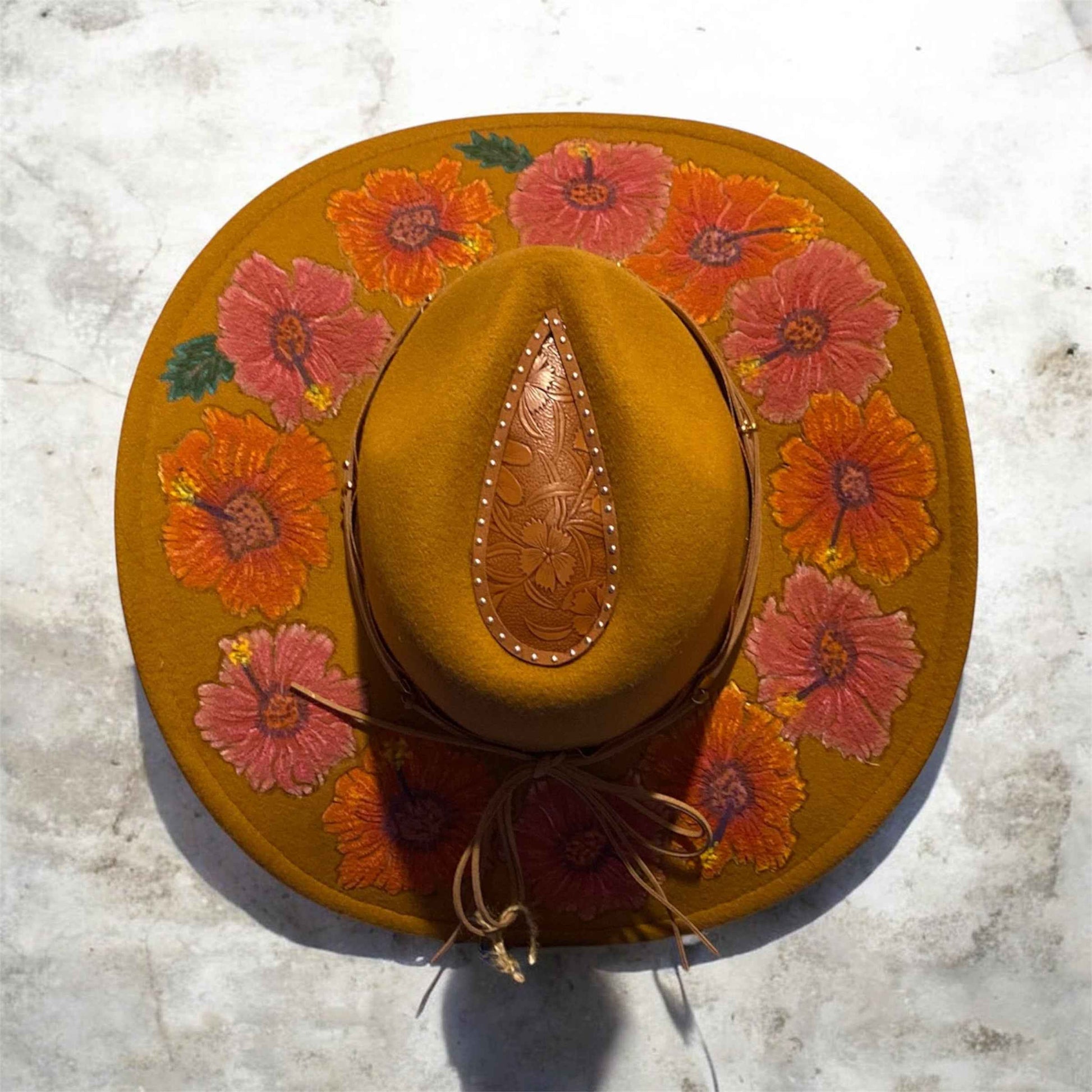Hand-Painted Cowboy Hat - Custom Felt Wide Brim with Teardrop Crown for Effortless Style