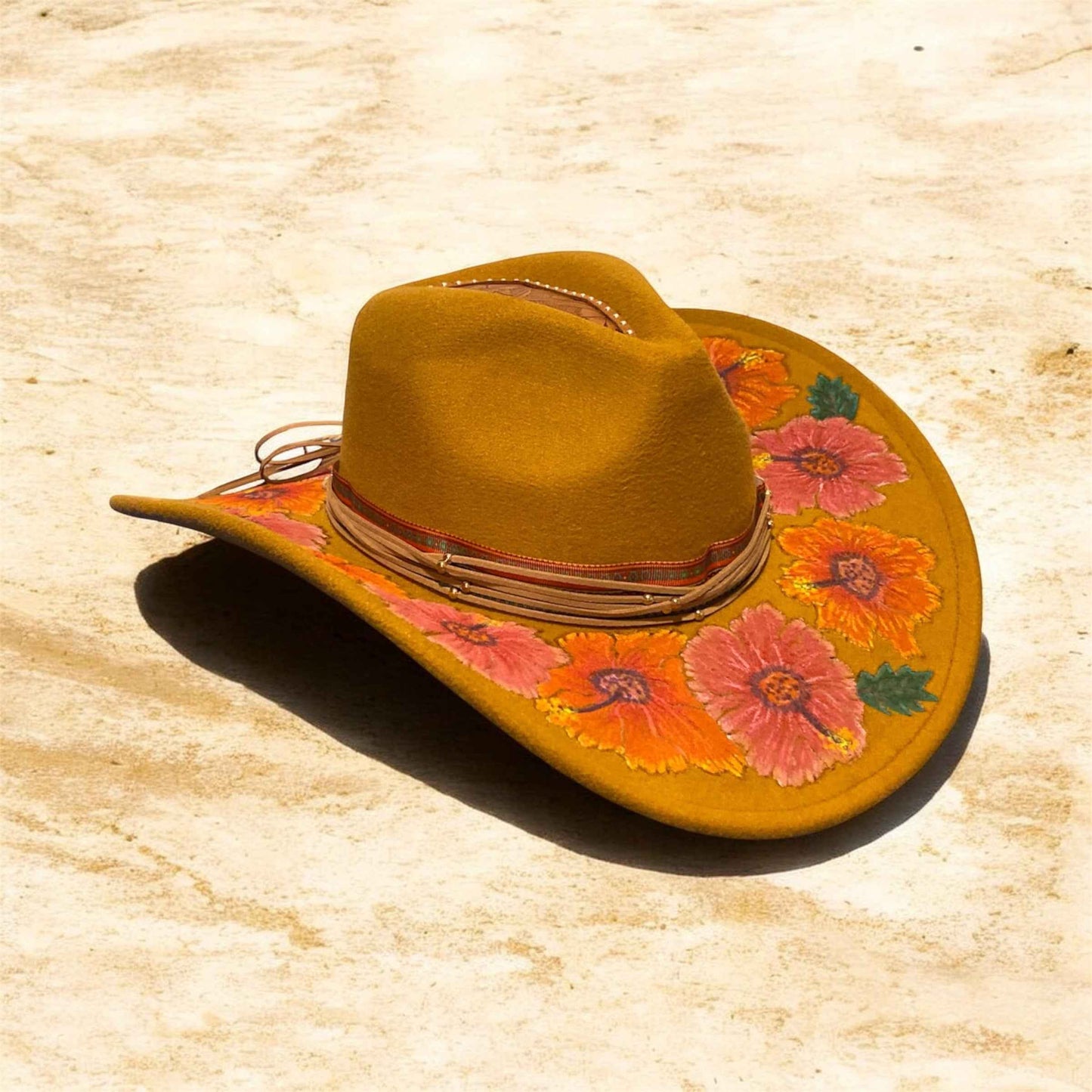 Hand-Painted Cowboy Hat - Custom Felt Wide Brim with Teardrop Crown for Effortless Style