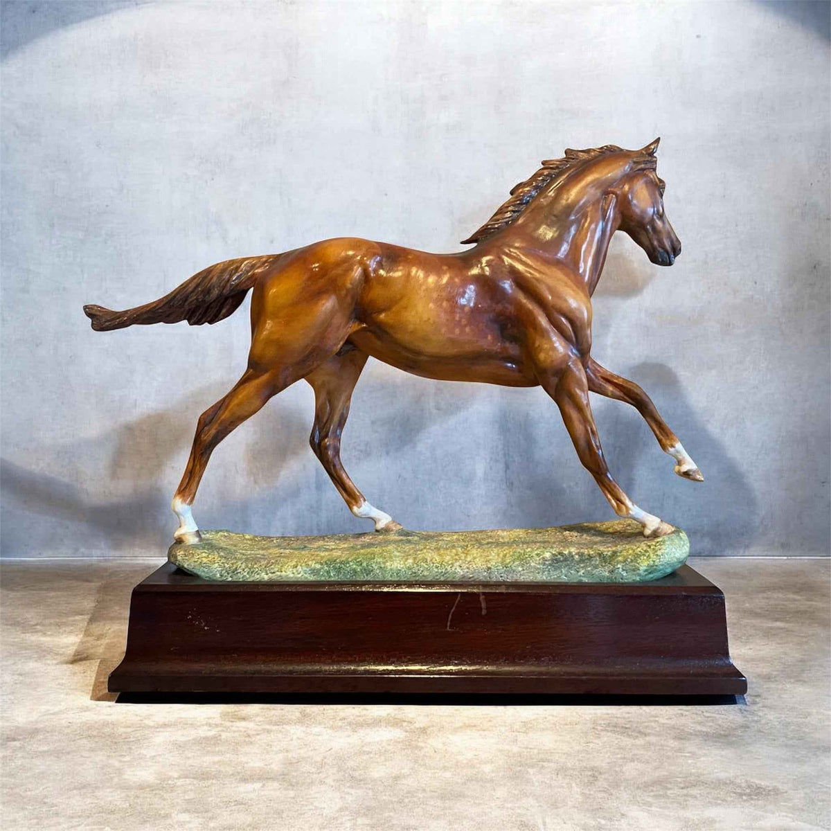 Vintage Hereford Fine China "Hyperion" by Amy Oxenbould, Racehorse Sculpture Original Finish
