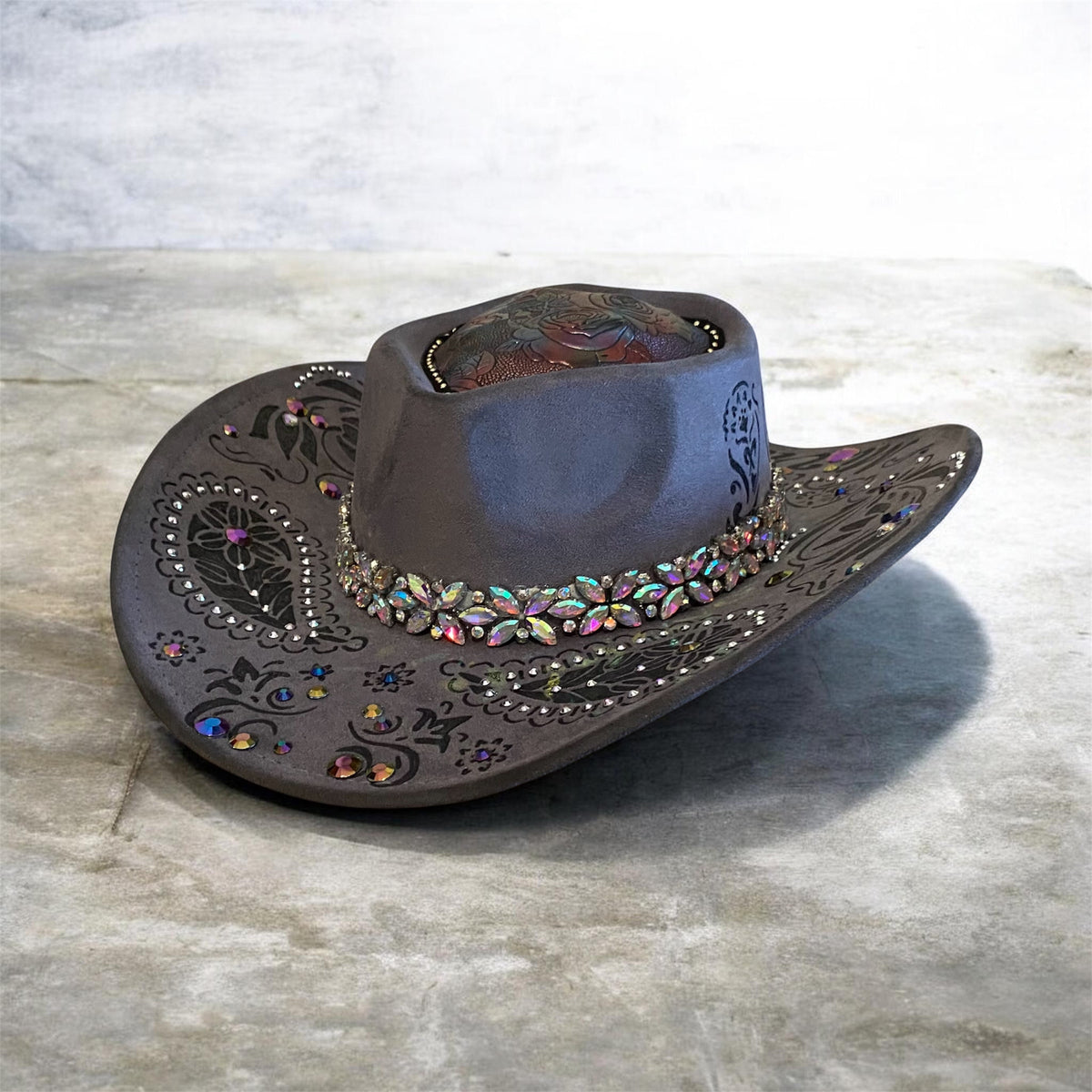 Fashion Forward Cowboy Hat: Mi Vida Loca Edition for Effortless Style and Confidence