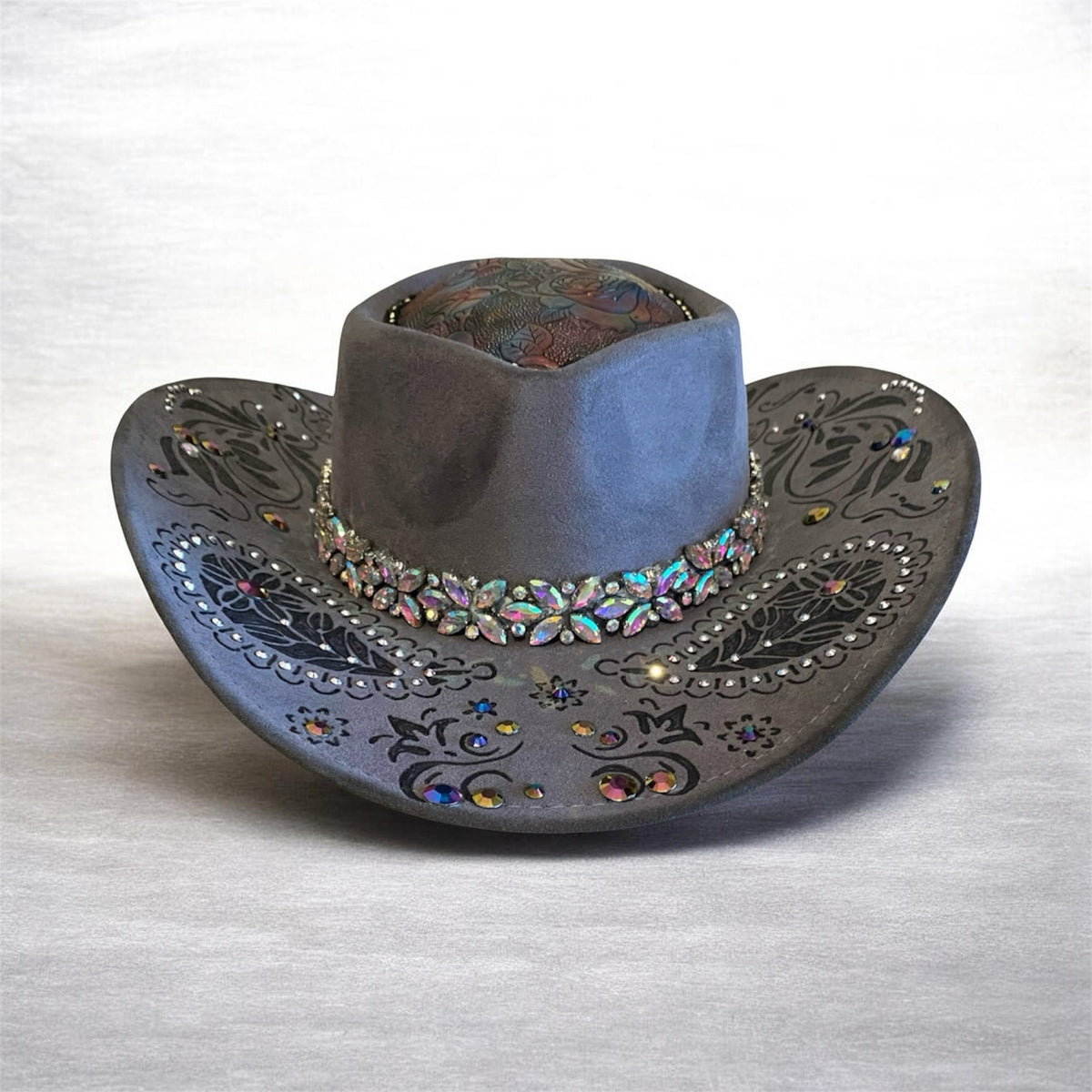 Fashion Forward Cowboy Hat: Mi Vida Loca Edition for Effortless Style and Confidence